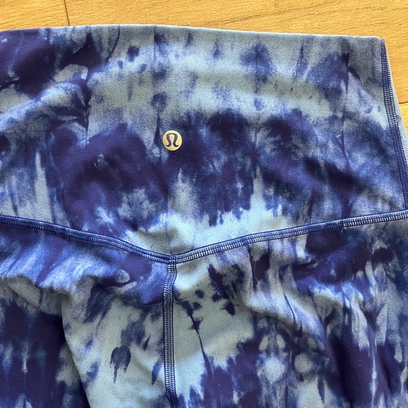 Lululemon Align Legging in tie dye - Picture 3 of 4